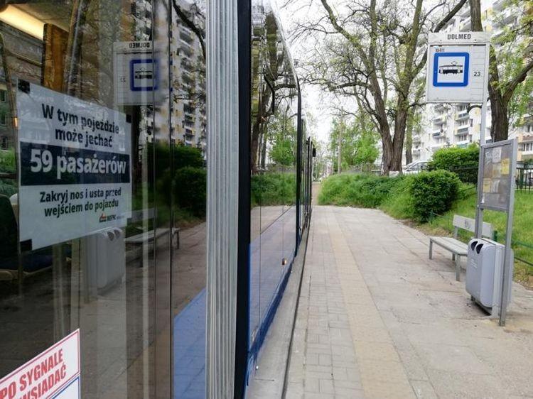 Ciąg dalszy luzowania obostrzeń w MPK. Więcej osób w autobusach i tramwajach