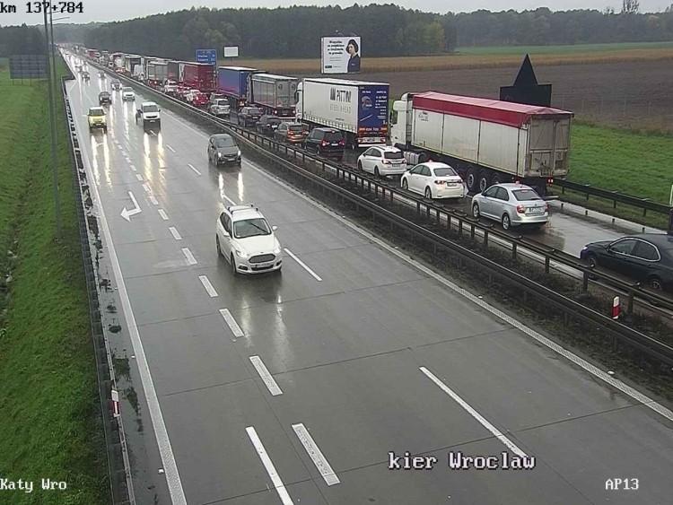 Trzy auta zderzyły się na A4. Duże korki w stronę Wrocławia