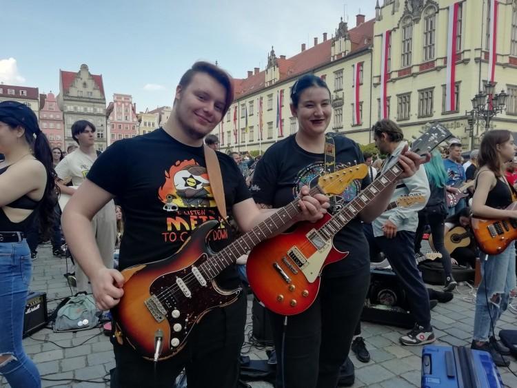 Gitarowy rekord Guinnessa pobity i to jak!