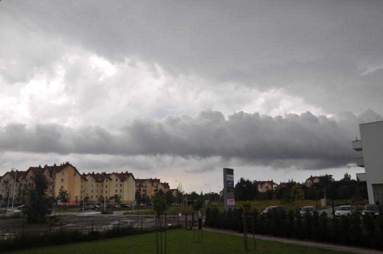 Orkan Friederike we Wrocławiu. Wieczorem i w nocy będzie mocno wiało
