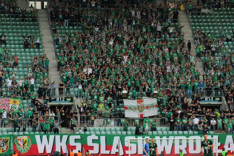 Mecz Śląsk - Arka Gdynia pod lupą śledczych. Nielegalne zakłady bukmacherskie w tle