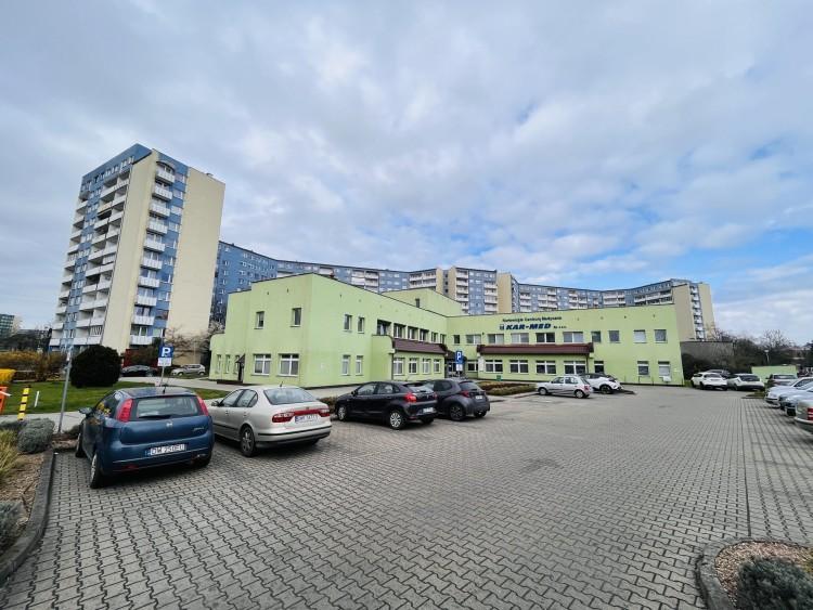 Wieżowiec w miejscu przychodni? Mieszkańcy protestują