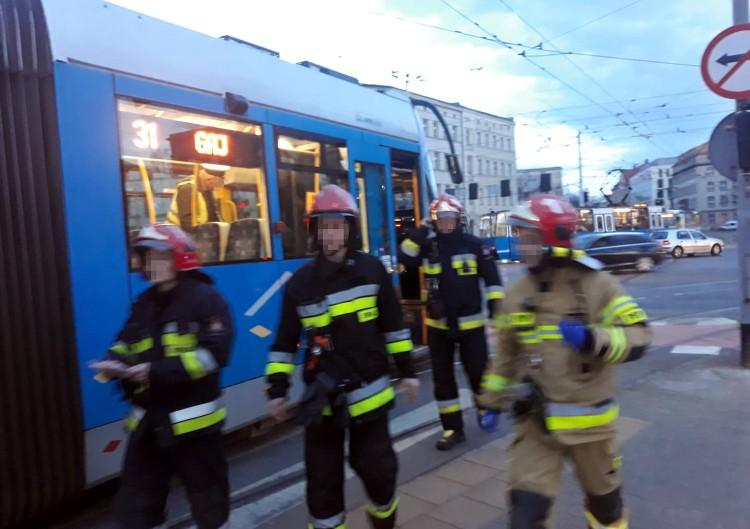 Akcja pogotowia i straży w tramwaju na Legionów. Znów były objazdy