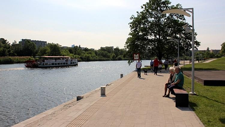 Wrocław: 49-letni mężczyzna pływał w Odrze… między statkami