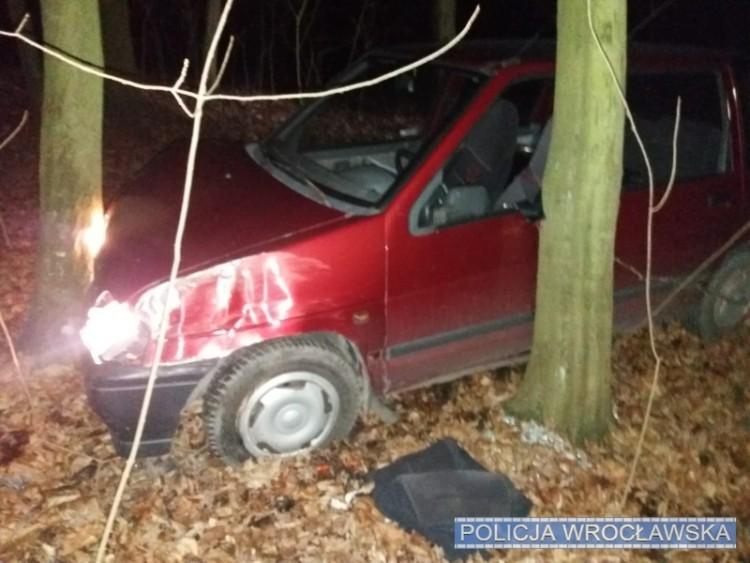 Brawurowa jazda daewoo tico z finałem na drzewie [ZDJĘCIA]