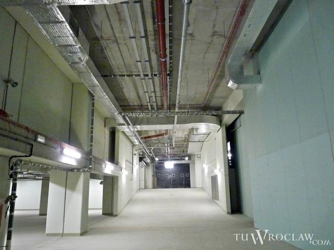 Niestety. Parking pod Narodowym Forum Muzyki na 660 aut wkrótce przestanie być darmowy