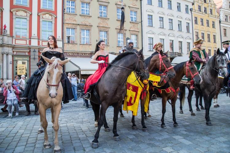 Przez Wrocław przemaszerował kolorowy Korowód Nadziei [ZDJĘCIA]