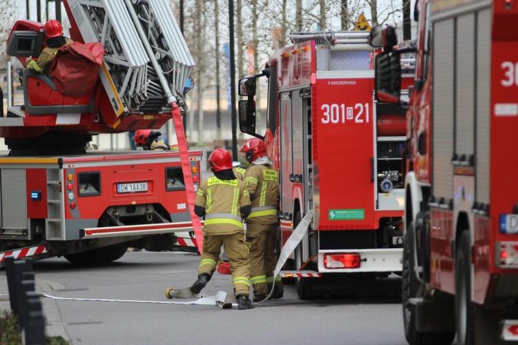 Wrocław: Groźny pożar niedaleko Dworca Głównego