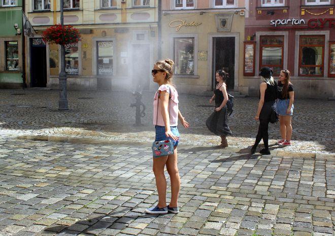 Gdy na dworze skwar, warto zaprzyjaźnić się z krasnalem!