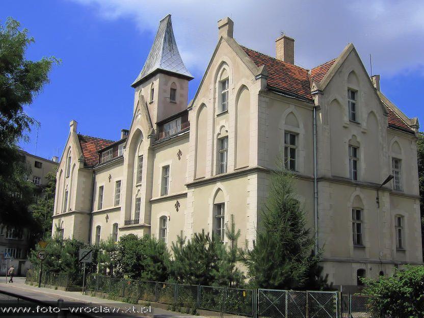 Odkrywamy Wrocław: Dawny dom opieki Fundacji Heimannów