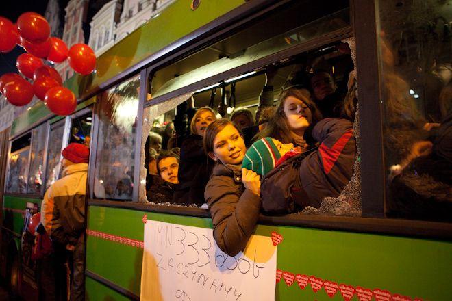 Rekord Guinnessa w tłoku w autobusie jest nasz!