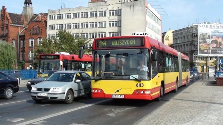 Zmiany w komunikacji miejskiej na święta Bożego Narodzenia i sylwestra