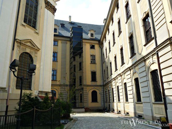 Uniwersytet Wrocławski rezygnuje z pobierania opłat za drugi kierunek studiów