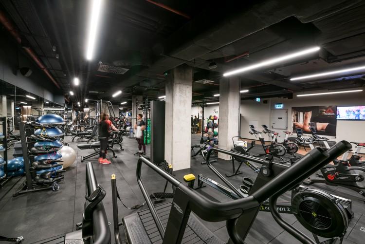 Klub fitness w OVO Wrocław zaprasza na bezpłatne warsztaty narciarskie z mistrzami