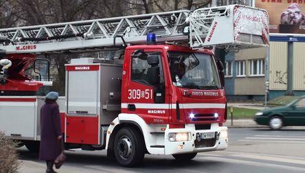 5 zastępów straży pożarnej przyjechało gasić pożar przy Nowowiejskiej