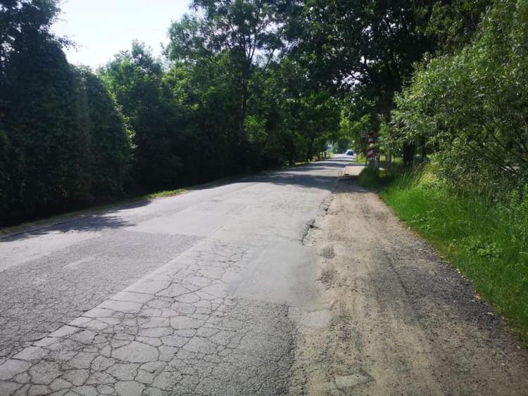 Ulica na obrzeżach zostanie rozbudowana. Miasto szuka wykonawcy