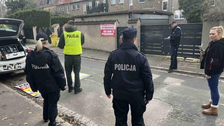 Policja kryminalna i awantura przed domem Jacka Sutryka