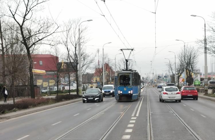 Tramwaj stracił przednią szybę. MPK wyjaśnia sprawę [ZDJĘCIA]