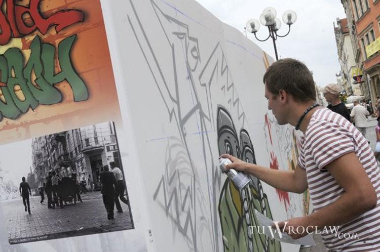 Twórca animacji dla Pink Floyd maluje mural we Wrocławiu