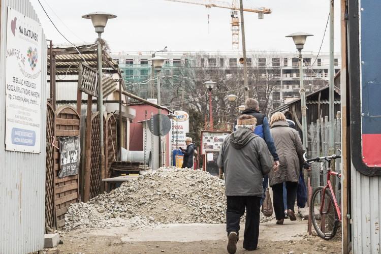 Jedno z najstarszych wrocławskich targowisk zostaje. Przejdzie modernizację [ZDJĘCIA]