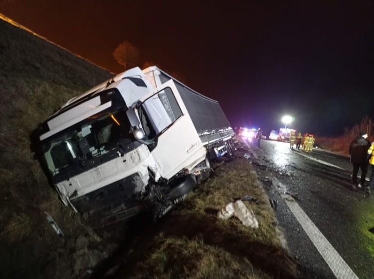 Śmiertelny wypadek na Dolnym Śląsku. Nie żyje młody kierowca audi
