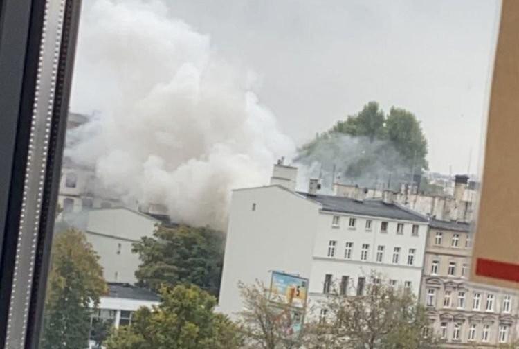Wrocław: Pożar na Podwalu. Straż pożarna walczyła z ogniem