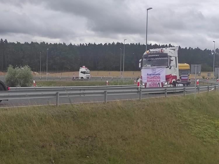 Strajk na drodze S5 pod Wrocławiem. Tiry blokują drogę nad morze