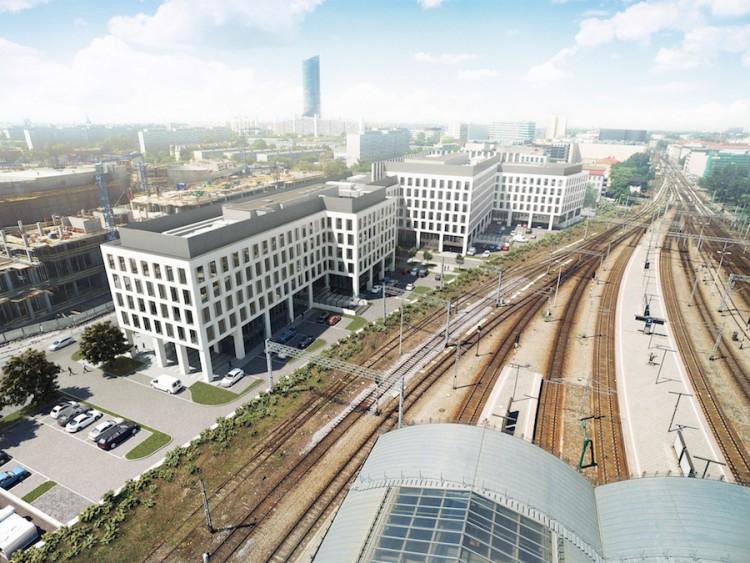 Wrocław: na biurowcu przy dworcu zawisła wiecha [ZDJĘCIA, WIDEO]