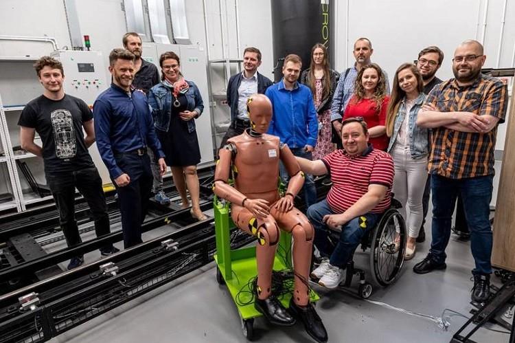 Pierwszy taki wózek do zadań specjalnych powstaje we Wrocławiu