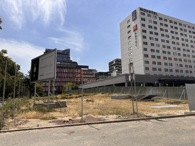 Na Powstańców Śląskich stanie apartamentowiec. Będzie tam galeria sztuki