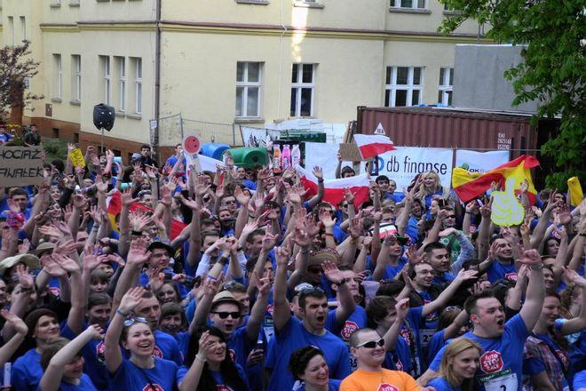 Wrocławscy studenci na wyścigi pojadą autostopem do Walencji