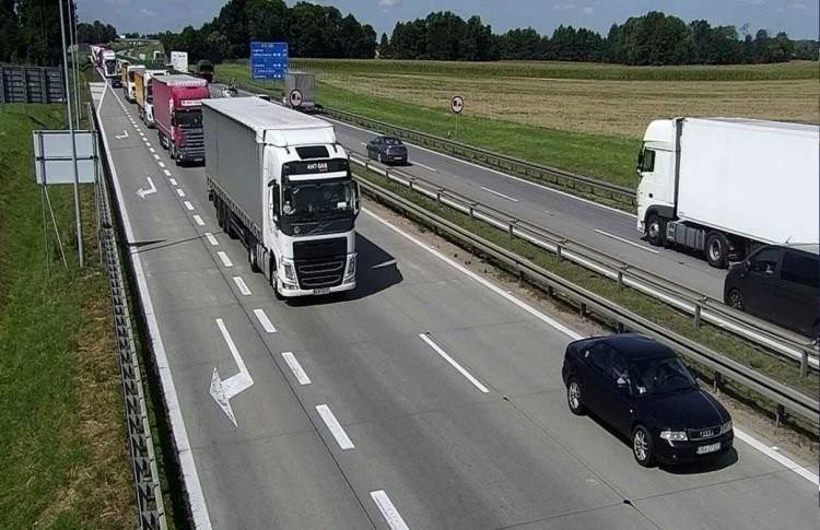 Wrocław: Zderzenie kilku aut na A4. Kierowcy nie zachowali bezpiecznego odstępu