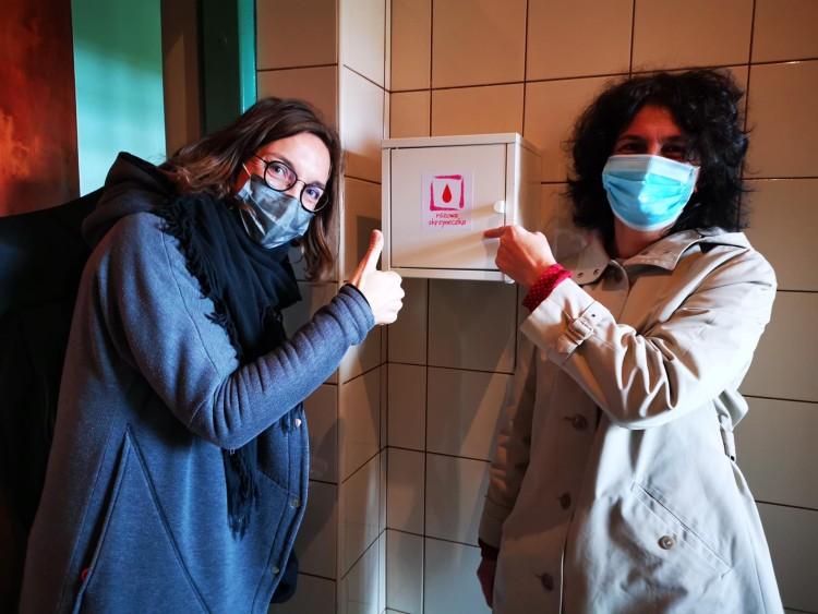 Wrocław: pierwsza uczelnia z dostępem do darmowych podpasek i tamponów