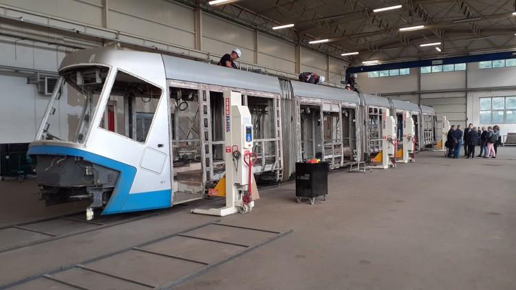 MPK remontuje wrocławskie Skody. Prace przy pierwszym tramwaju już trwają [ZDJĘCIA, WIZUALIZACJE]