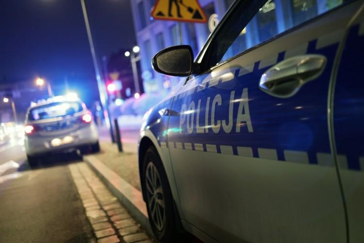 Napad na kuriera we Wrocławiu. Policja szuka sprawców
