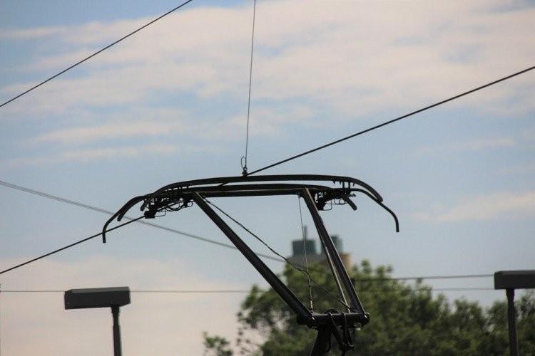 Wrocław: Połamany pantograf i skrócona trasa na Krzykach