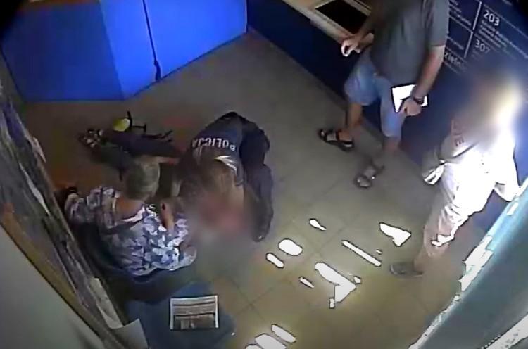 Wrocław: Akcja ratunkowa w komisariacie. Kobieta nagle osunęła się na ziemię