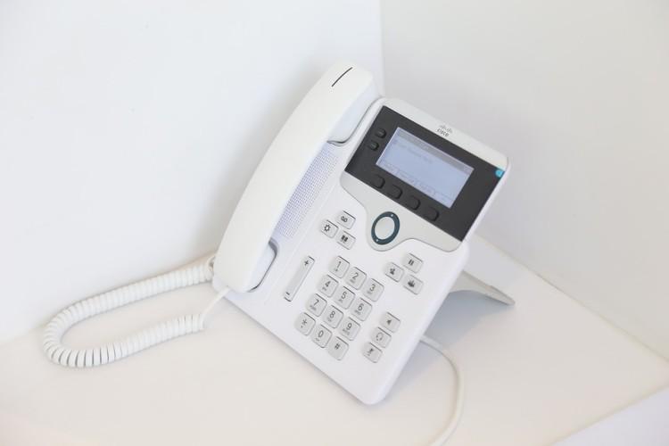 Bezpłatna pomoc prawna dla ofiar naciągaczy na „tani telefon” [LISTA FIRM]