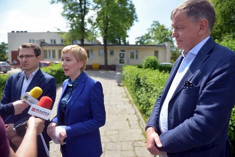 Nie wierzą w zapewnienia prezesa. Sprawa przychodni z Grabiszyna trafi pod obrady rady miejskiej