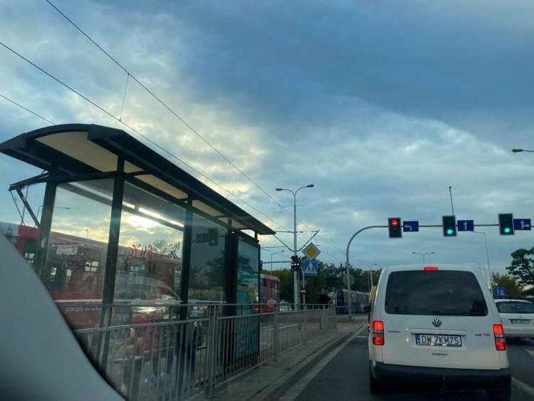 Wrocław: Rowerzysta zderzył się z tramwajem. Trafił do szpitala