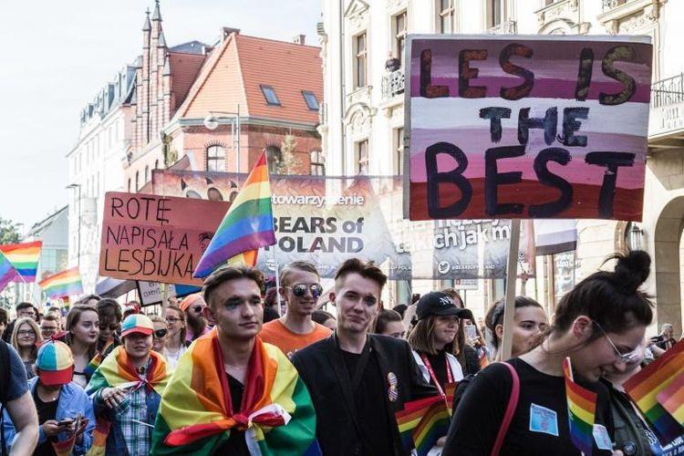 „Sztuka LGBT inspiruje artystów” [WYWIAD]