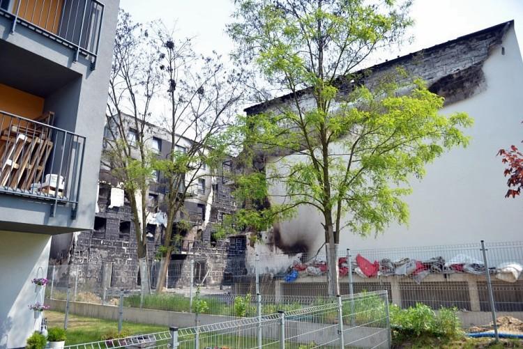 Pożar na Pięknej. Tak teraz wygląda spalony budynek [ZOBACZ ZDJĘCIA]