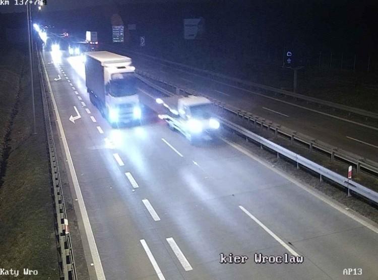 Awaria ciężarówki na A4 pod Wrocławiem. Zablokowany jeden pas