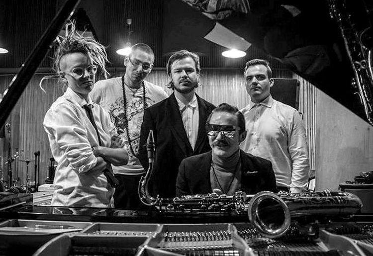 Wojtek Mazolewski Quintet zagra w Starym Klasztorze utwory Komedy