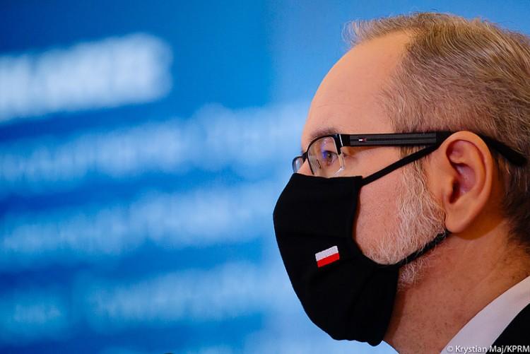 Rząd rezygnuje z nowych obostrzeń. 