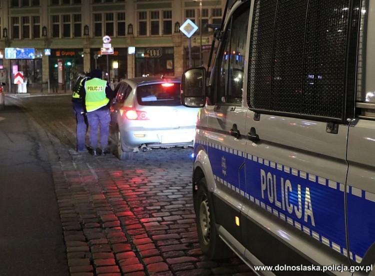 Wielka akcja policji we Wrocławiu. Cel: taksówki na aplikację. Co w nich znaleźli?