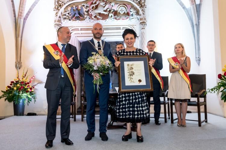 Olga Tokarczuk odebrała Honorowe Obywatelstwo Wrocławia