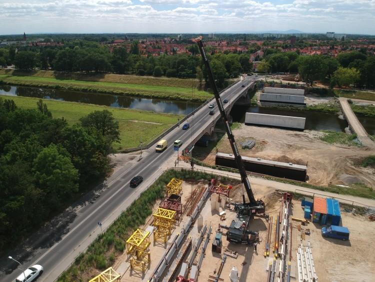 Tak powstają nowe Mosty Chrobrego. Zobaczcie zdjęcia z lotu ptaka!