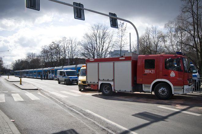 Kolejny wypadek: 1 osoba ranna w zderzeniu 2 aut koło węzła przy dworcu PKS