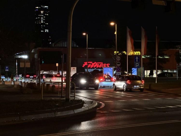 Dantejskie sceny na parkingu Aquaparku na Borowskiej. Co tam się dzieje!
